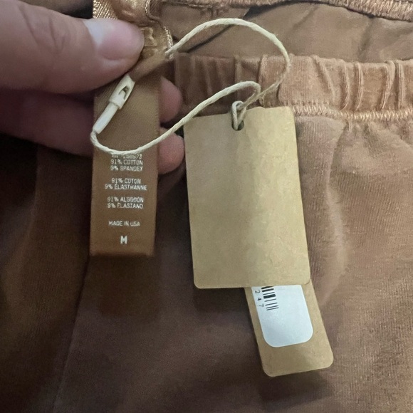 SKIMS Outdoor Leggings Camel Womens Medium and bralette size L - Picture 5 of 7